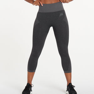 ADAPT Seamless ¾ Leggings / Black.Charcoal Pursue Fitness 1