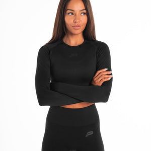 ADAPT Seamless Long Sleeve Crop Top / Blackout Pursue Fitness 2