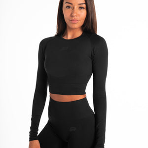 ADAPT Seamless Long Sleeve Crop Top / Blackout Pursue Fitness 1