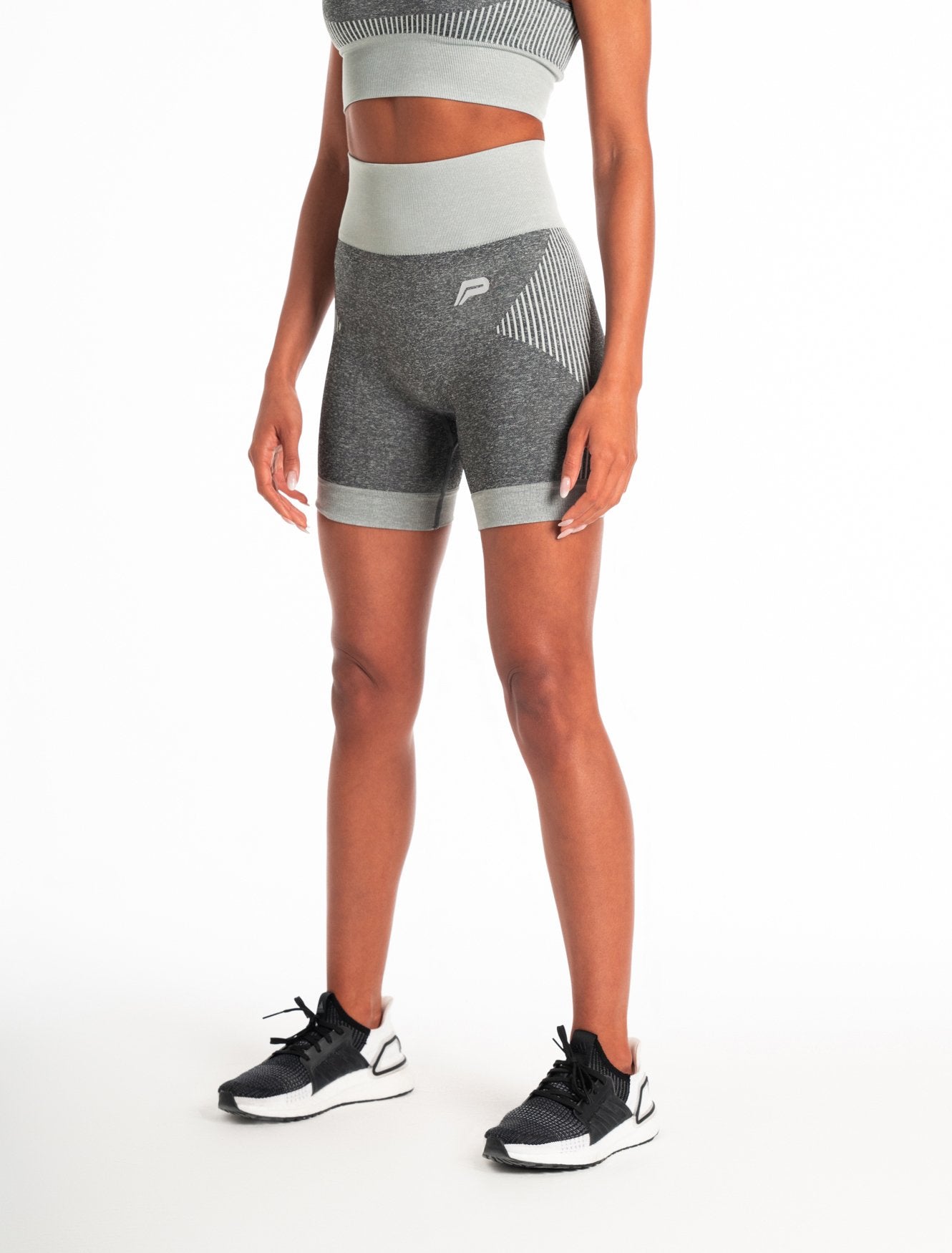 ADAPT Seamless Shorts / Light Grey Pursue Fitness 1