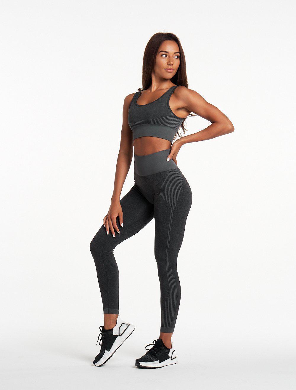 ADAPT Seamless Sports Bra / Black.Charcoal Pursue Fitness 2