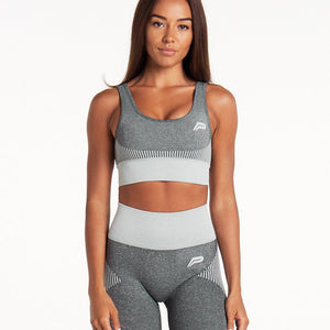 ADAPT Seamless Sports Bra / Light Grey Pursue Fitness 2