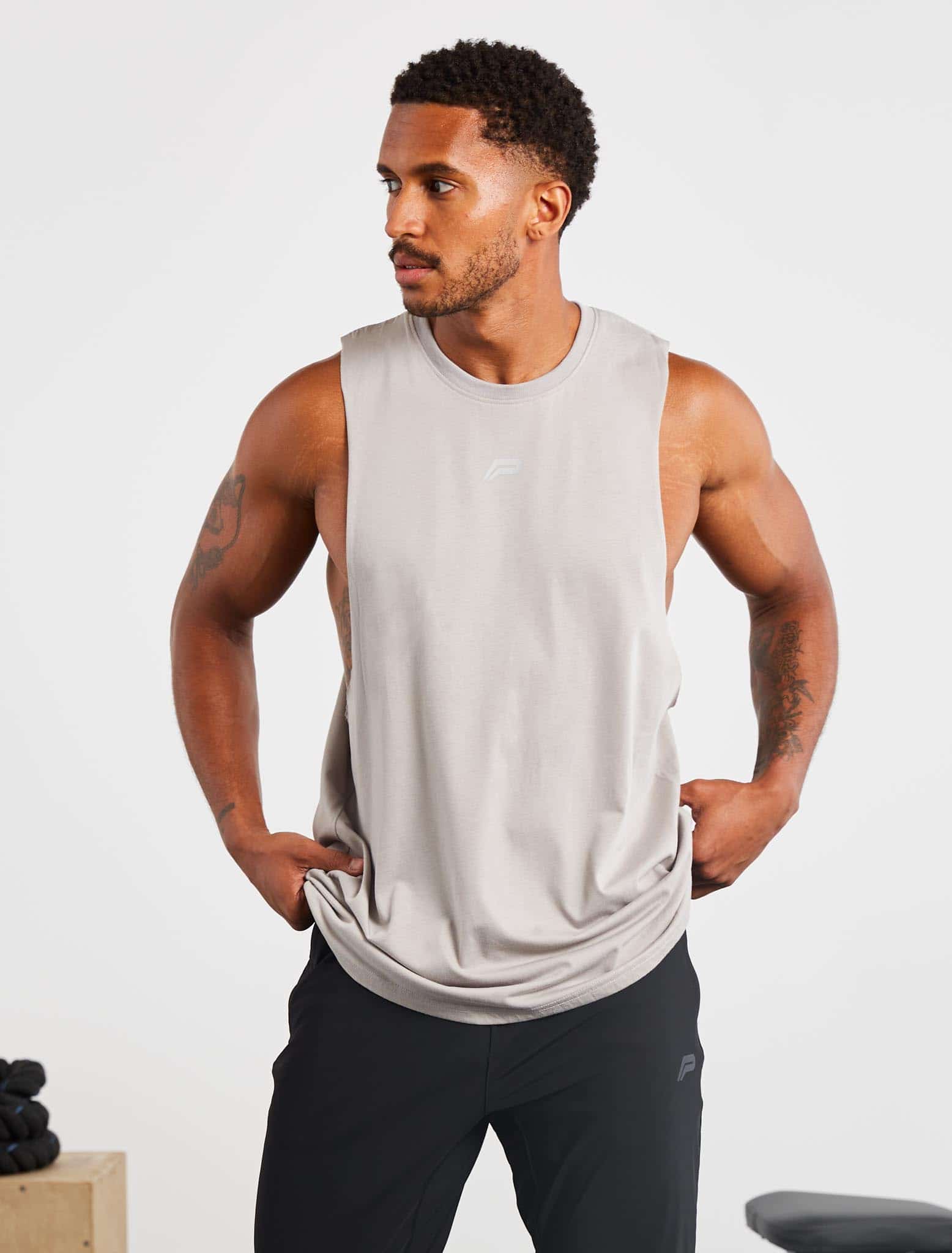 Icon Drop Arm Tank / Chalk Grey Pursue Fitness 1