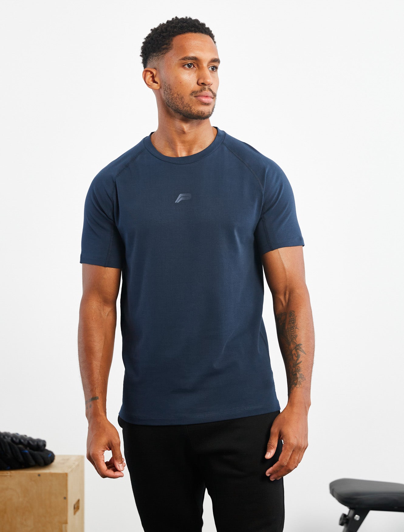 Icon T-Shirt / Navy Pursue Fitness 1