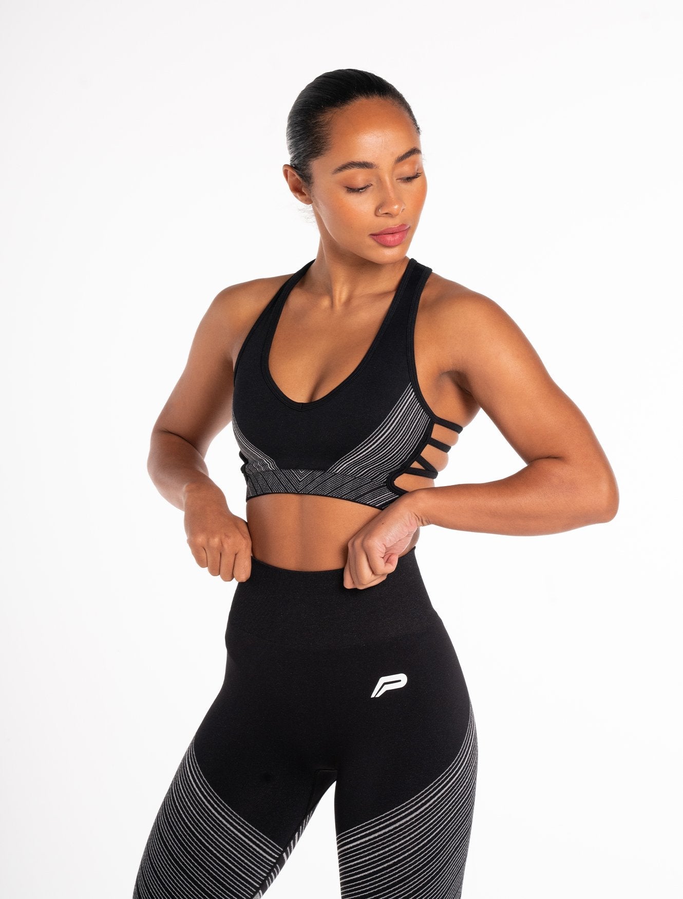 Impulse Seamless Sports Bra / Black Pursue Fitness 1