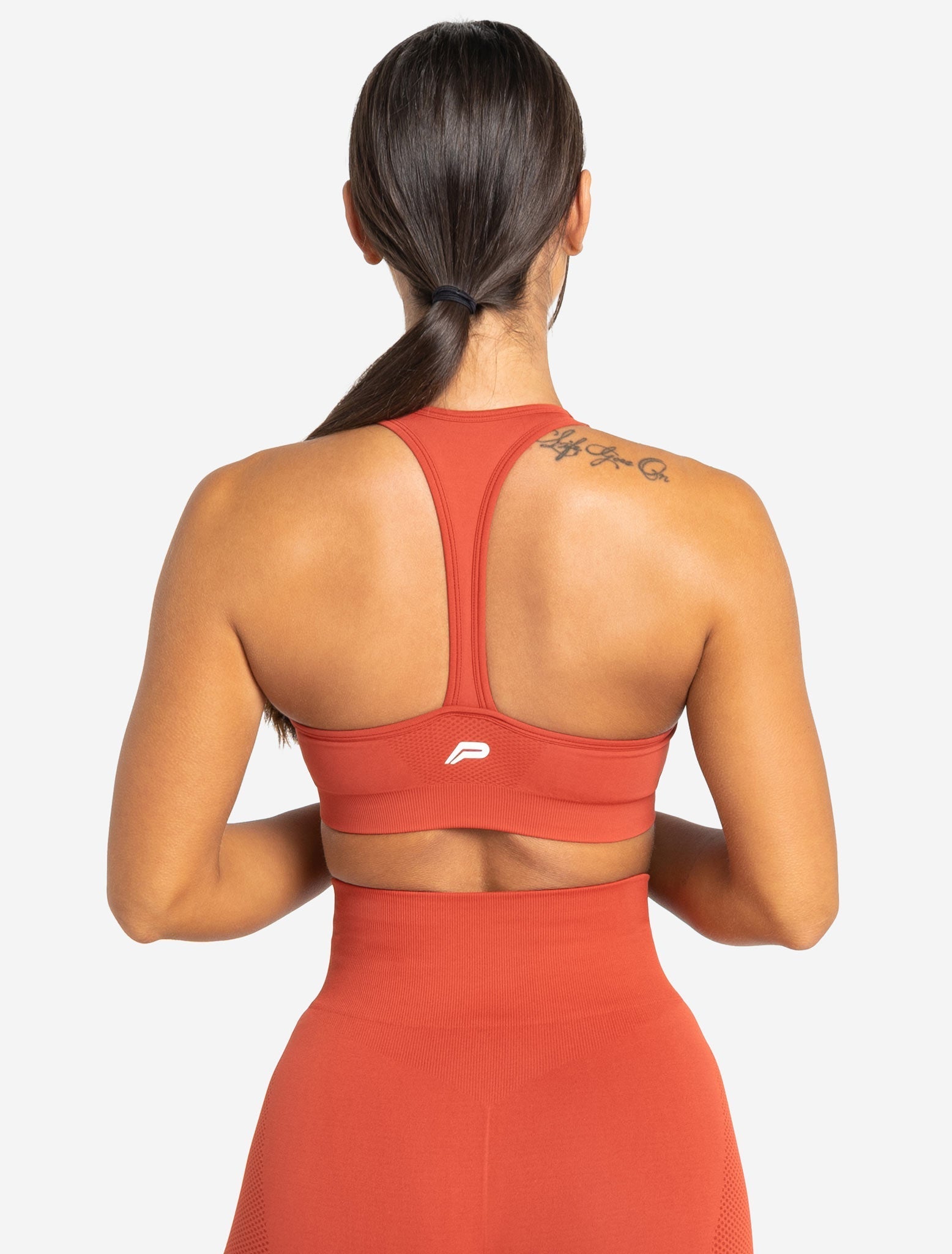 Move Seamless Sports Bra / Burnt Red Pursue Fitness 2