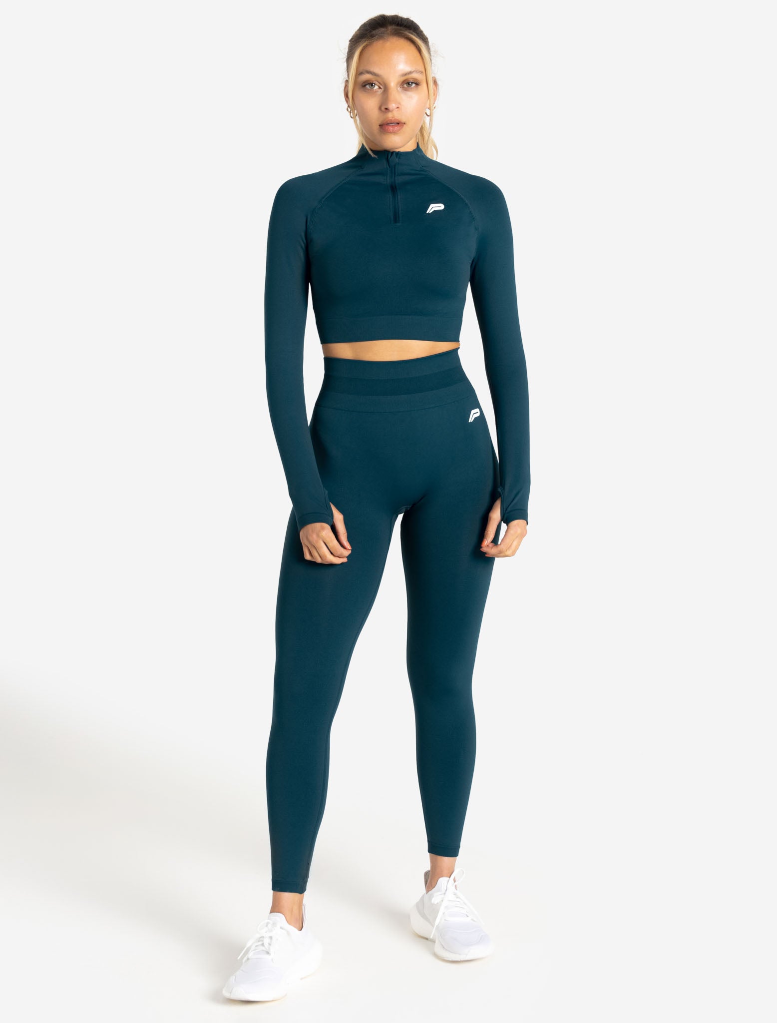 Scrunch Seamless Crop ½ Zip / Dark Teal Pursue Fitness 2