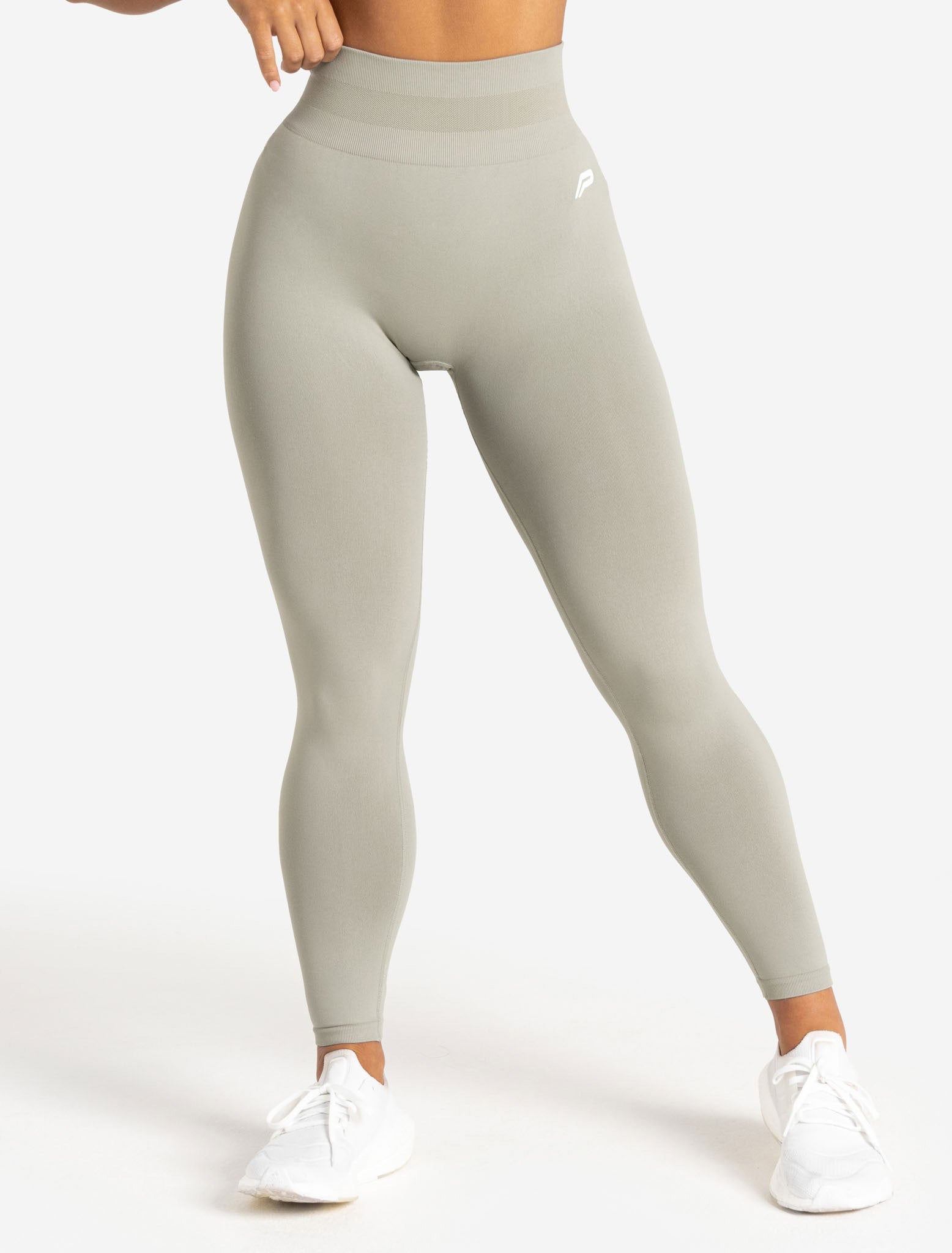 Scrunch Seamless Leggings / Sage Pursue Fitness 1