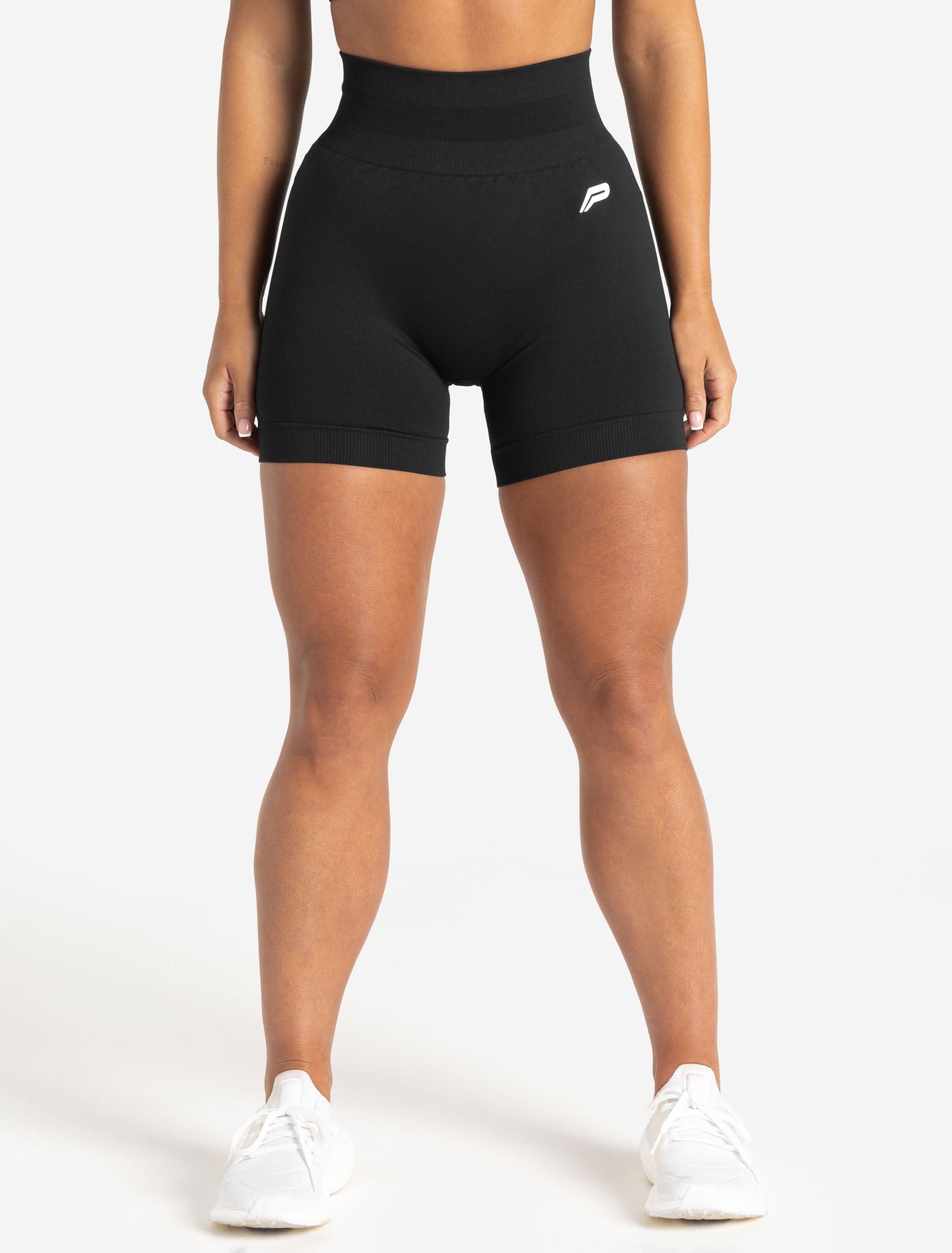 Scrunch Seamless Shorts / Black Pursue Fitness 1